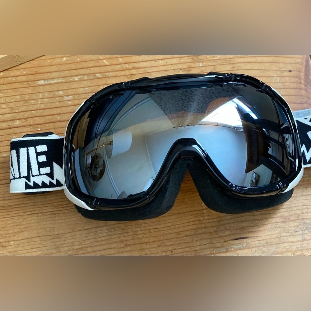 Optic Nerve Mirrored Ski Goggles with Replaceable Lenses